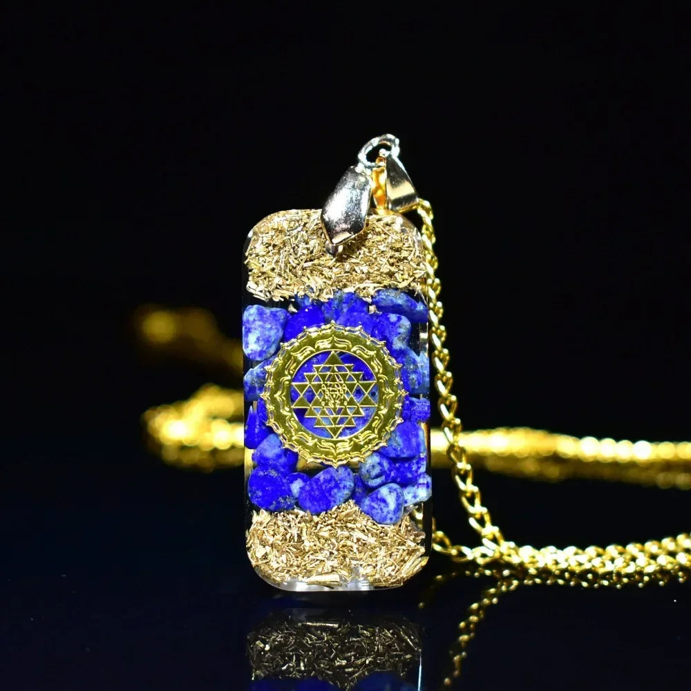 Natural Lapis Lazuli Chip Stones Orgone Resin Pendant with Golden Foil Inside Reiki Healing Crystals Necklace.