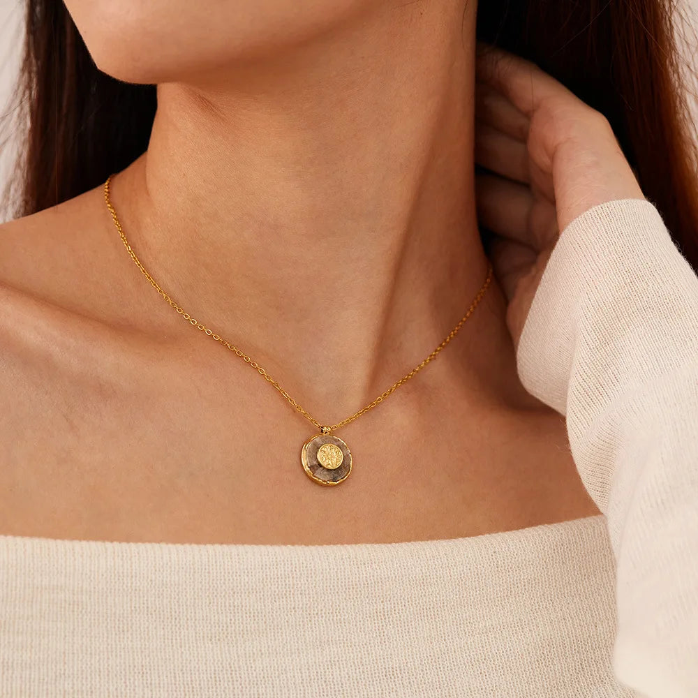 Esoteric Jewlery Women's Geometric Natural Stone Clavicle Chain Pendant.