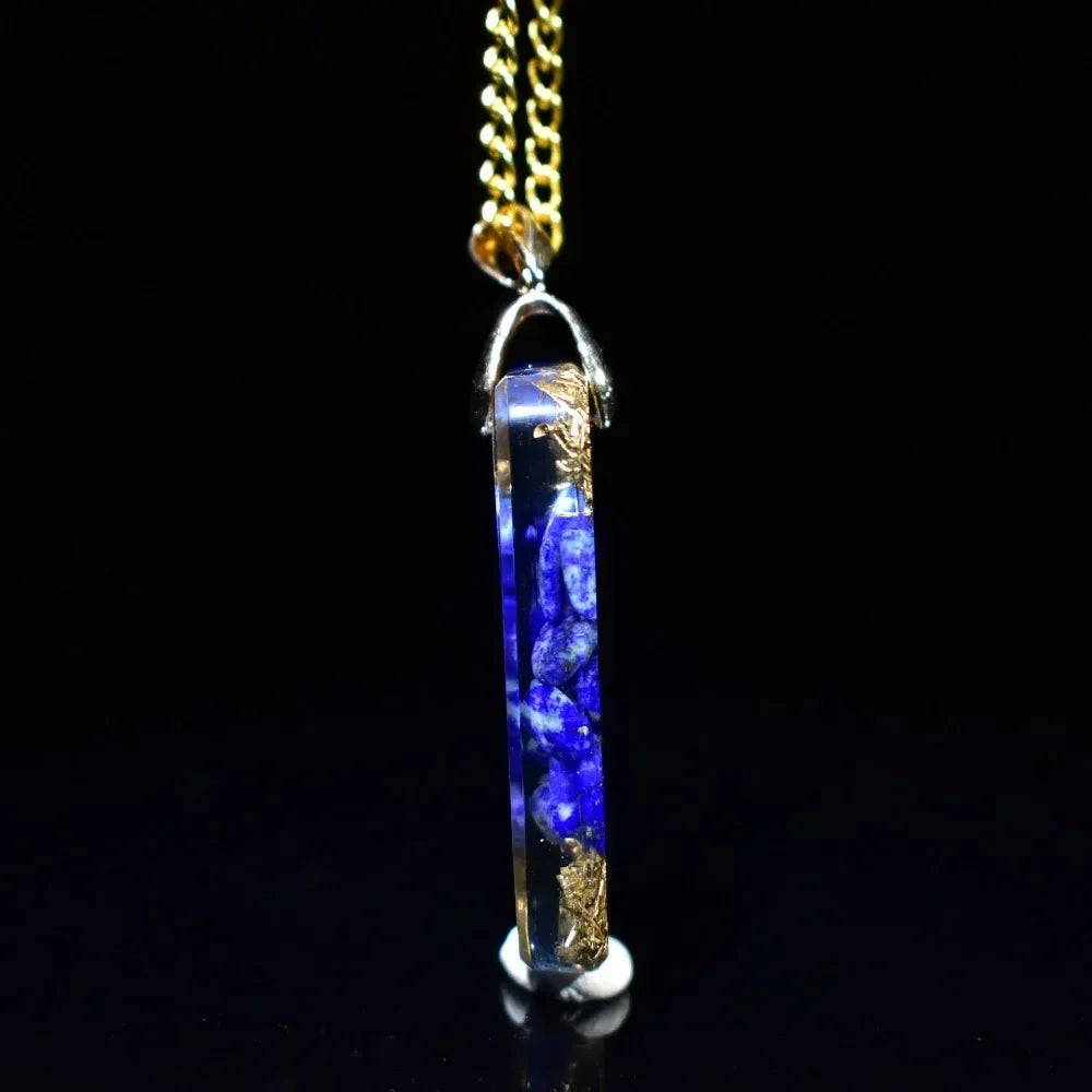 Natural Lapis Lazuli Chip Stones Orgone Resin Pendant with Golden Foil Inside Reiki Healing Crystals Necklace.