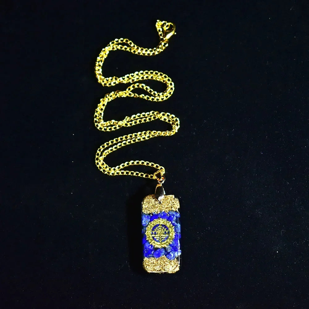 Natural Lapis Lazuli Chip Stones Orgone Resin Pendant with Golden Foil Inside Reiki Healing Crystals Necklace.